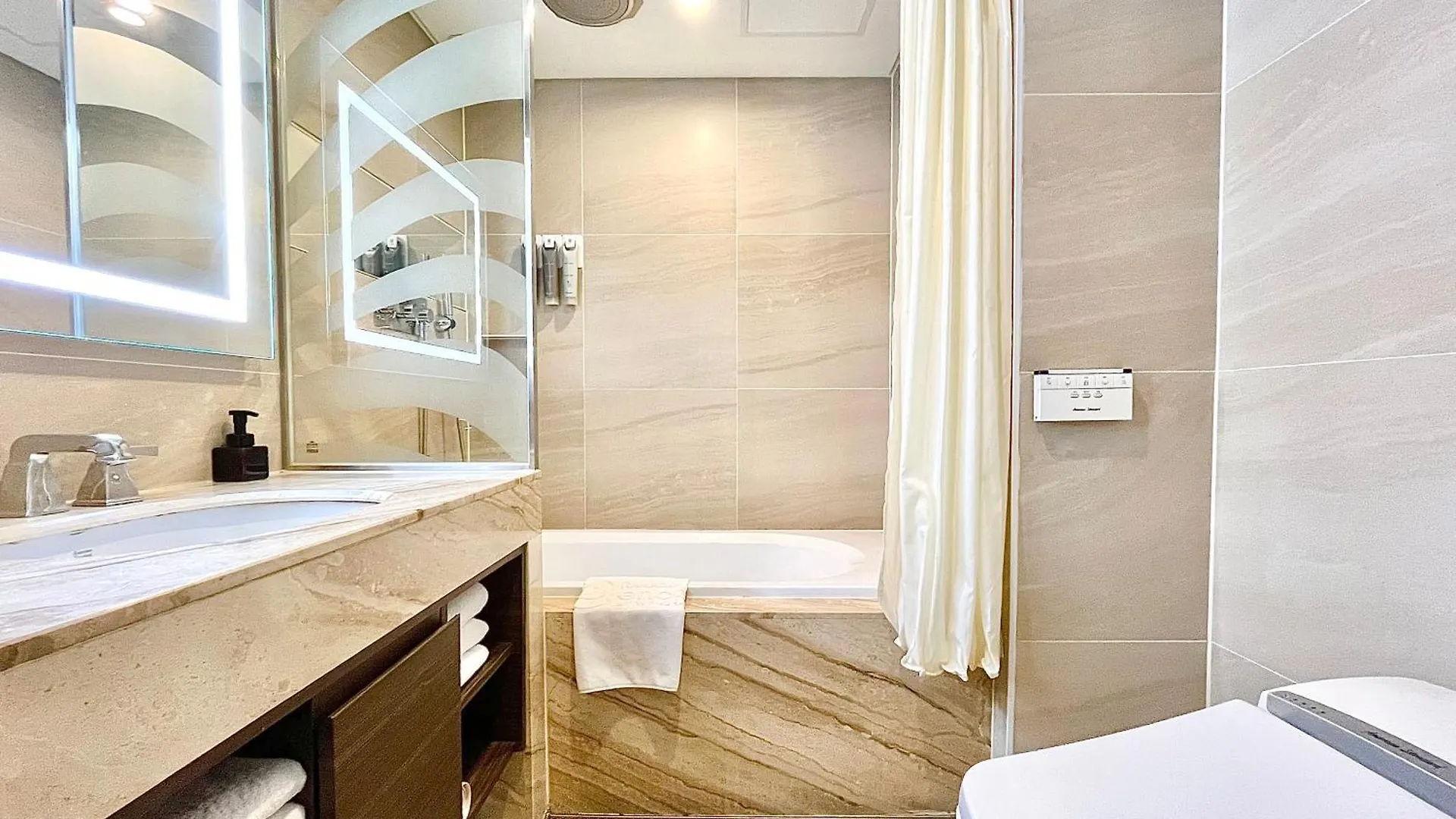 *** Hotel Ramada Encore By Wyndham Busan Station South Korea
