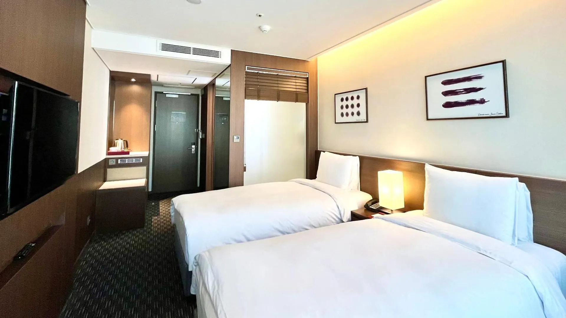 Hotel Ramada Encore By Wyndham Busan Station