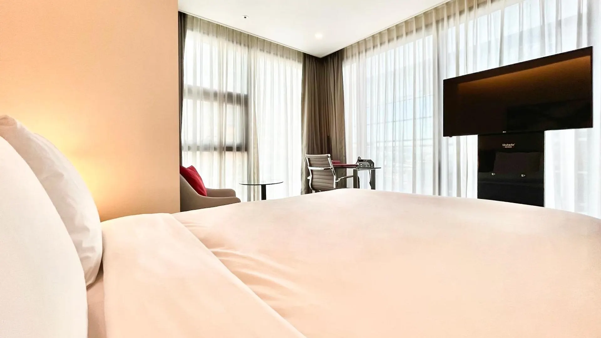 *** Hotel Ramada Encore By Wyndham Busan Station South Korea