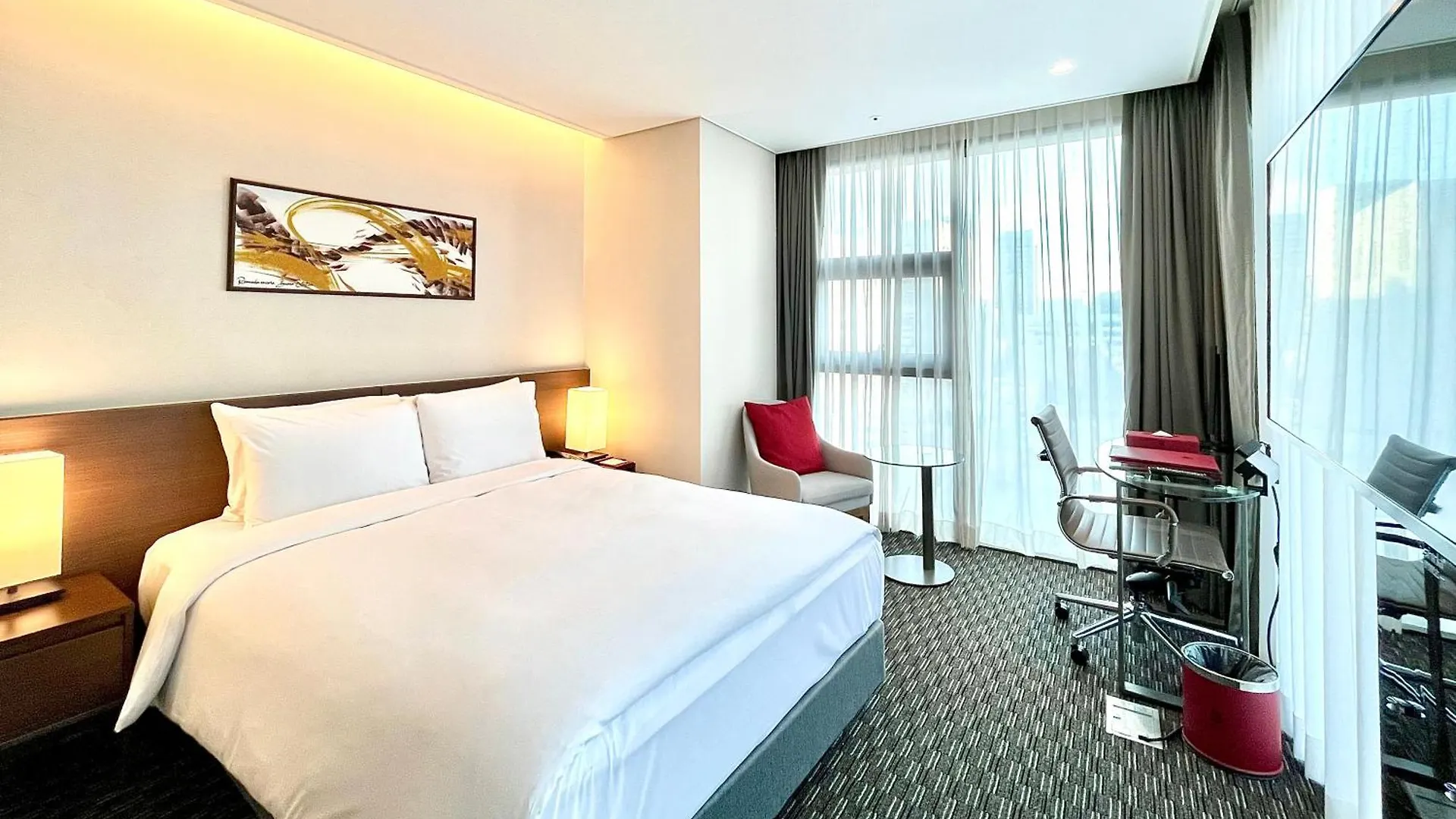Ramada Encore By Wyndham Busan Station 3*,