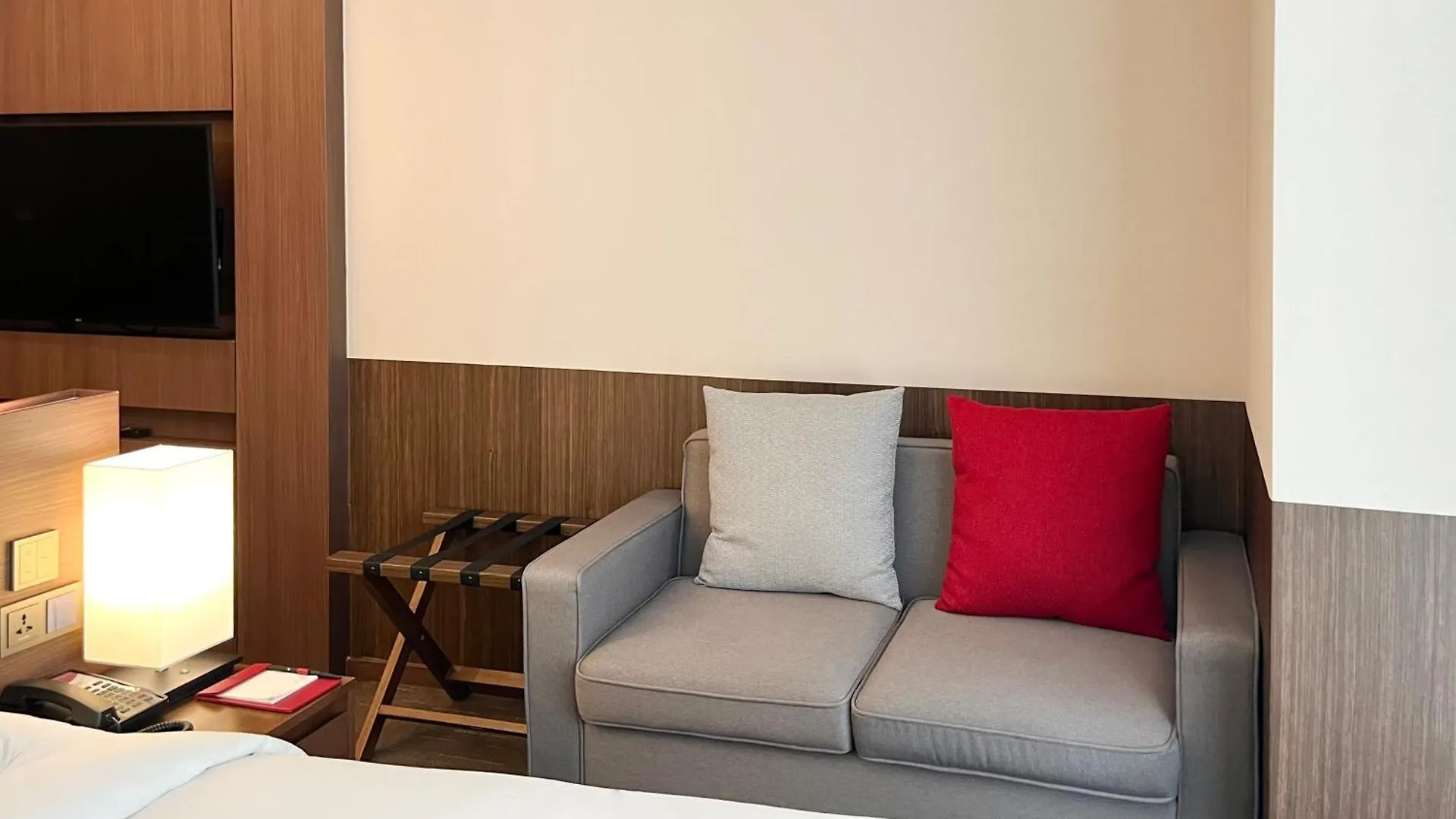 Hotel Ramada Encore By Wyndham Busan Station