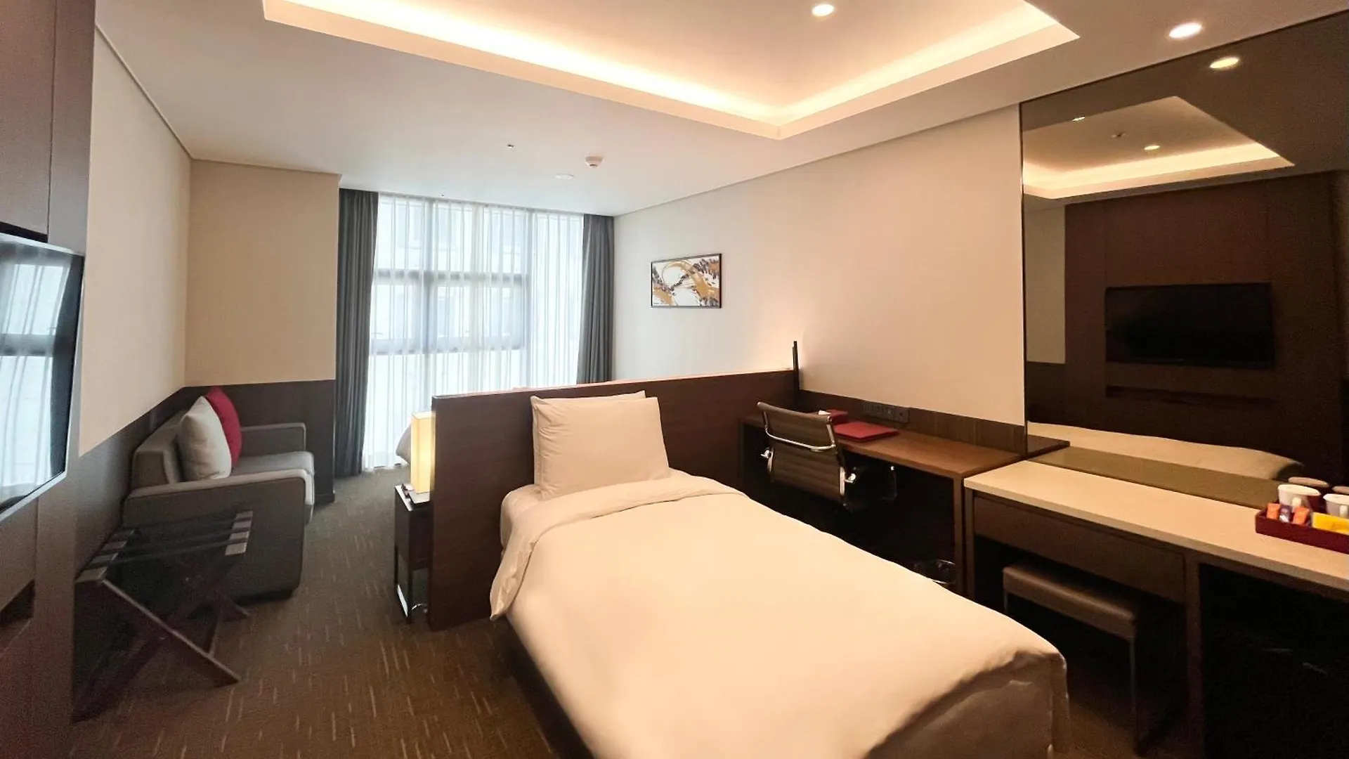 Ramada Encore By Wyndham Busan Station 3*,  South Korea