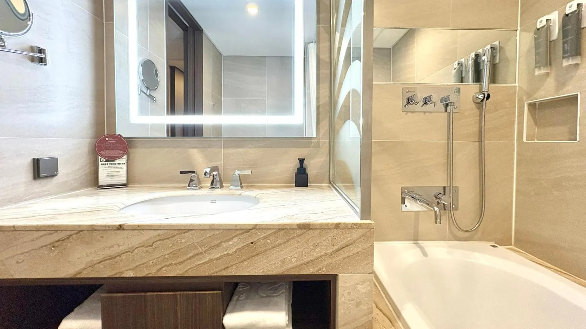 Hotel Ramada Encore By Wyndham Busan Station