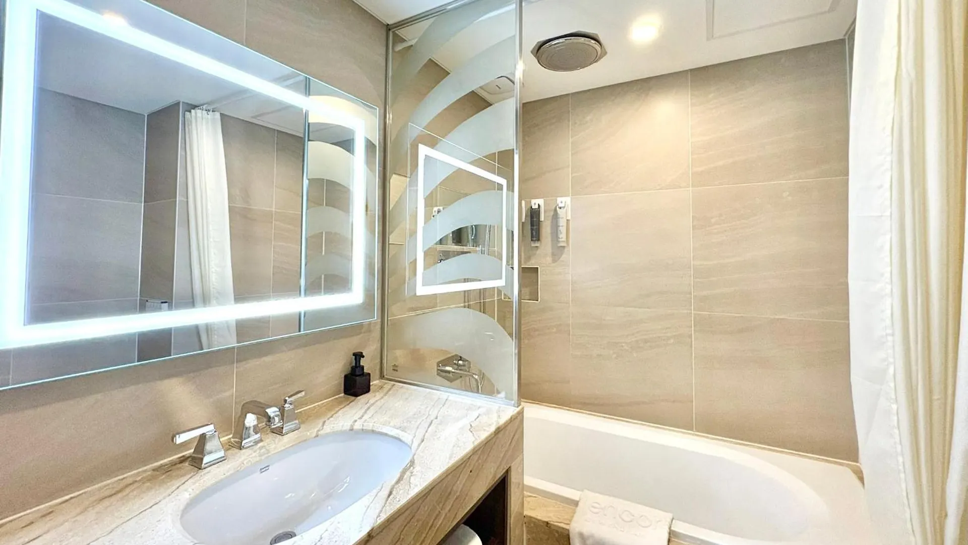 Ramada Encore By Wyndham Busan Station 3*,  South Korea