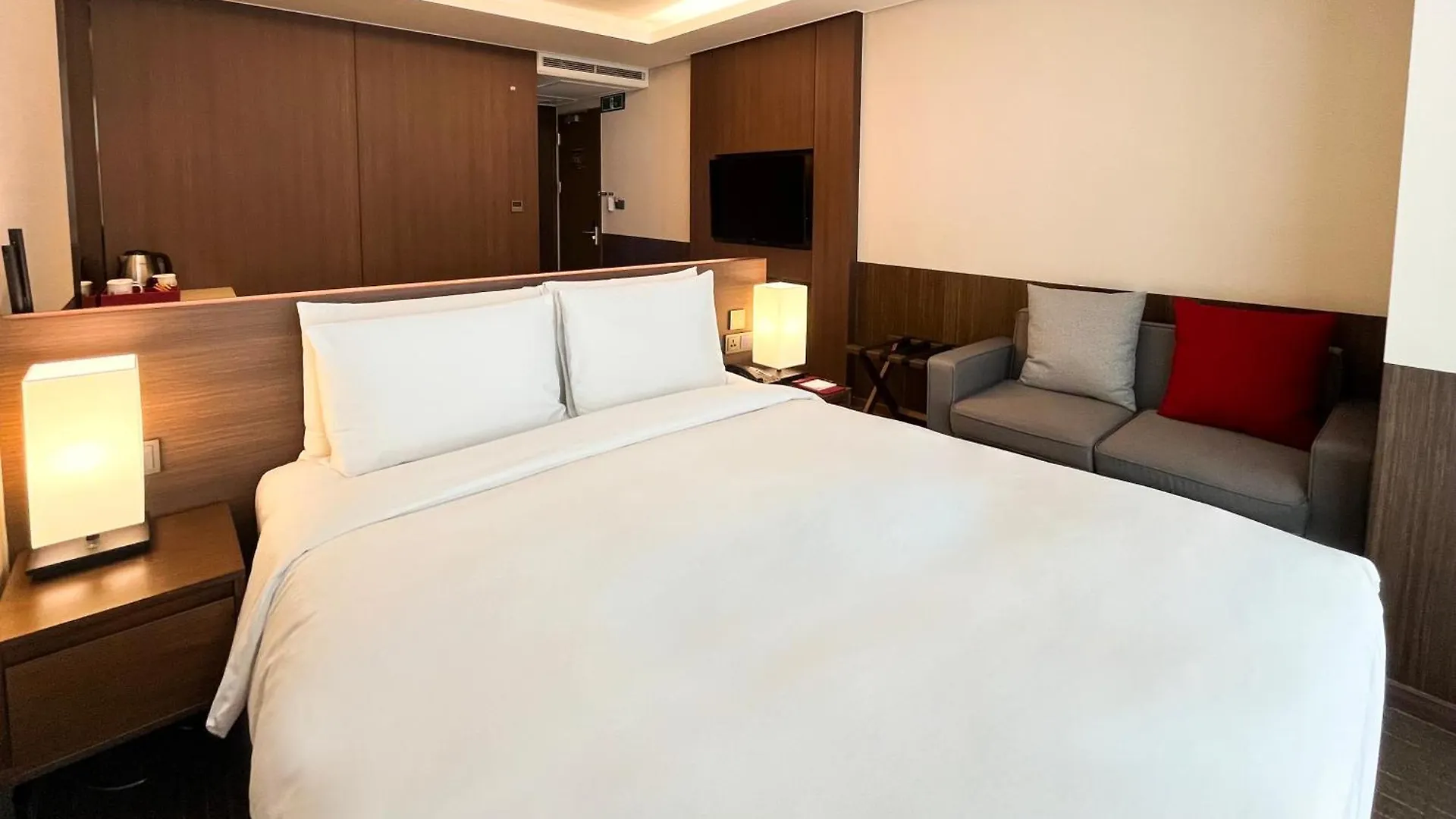 釜山站温德姆华美达安可酒店